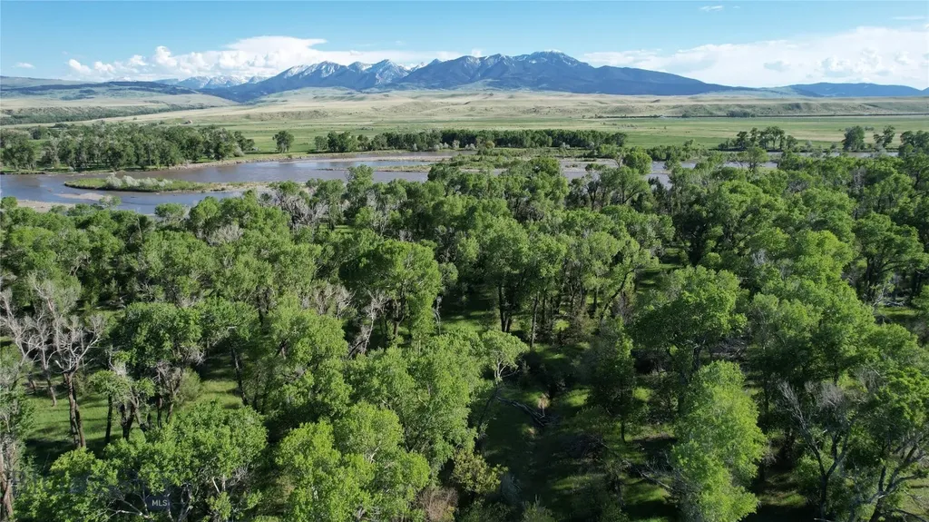 275 Convict Grade Road Livingston MT 59047