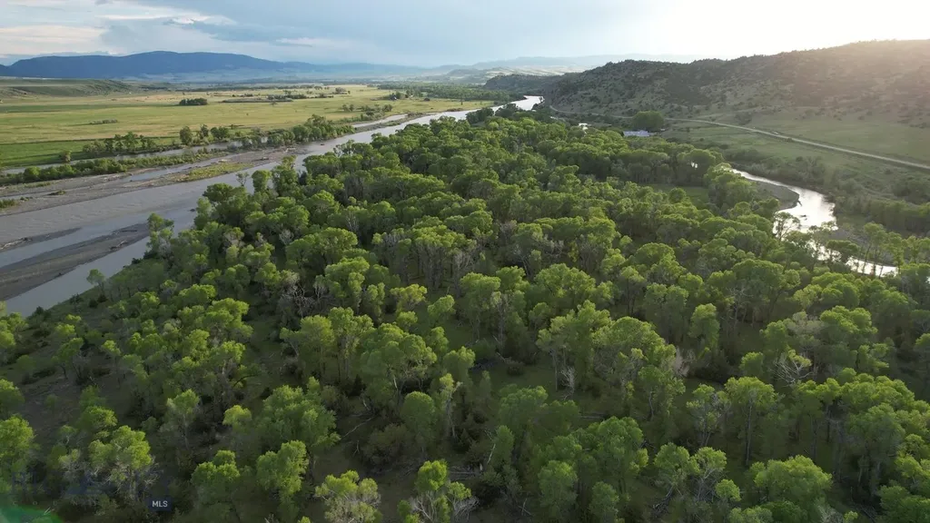 275 Convict Grade Road Livingston MT 59047