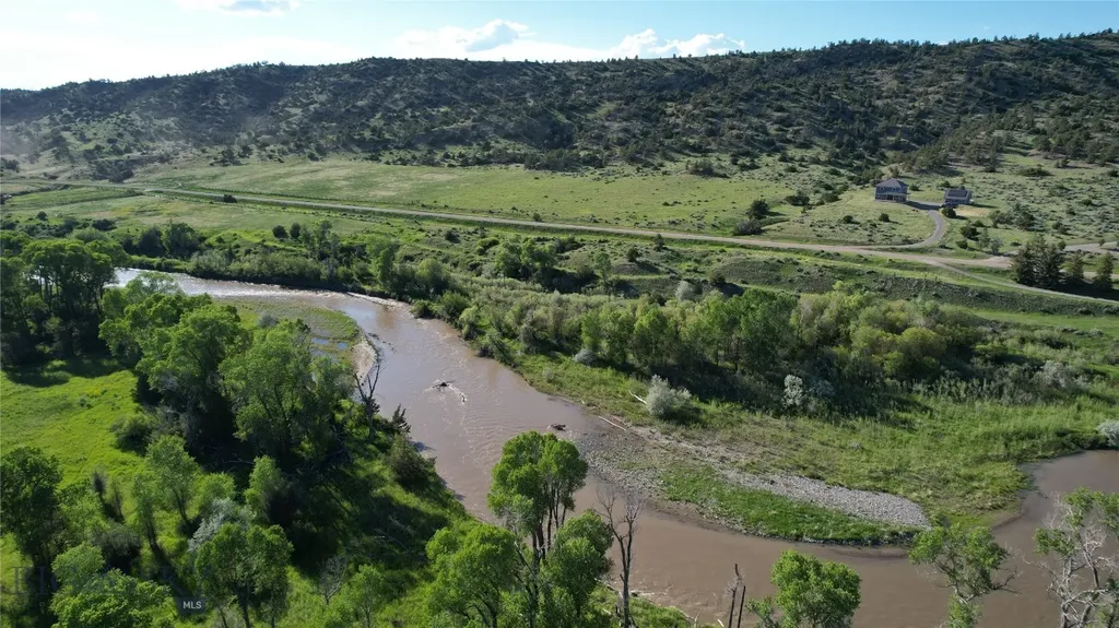 275 Convict Grade Road Livingston MT 59047