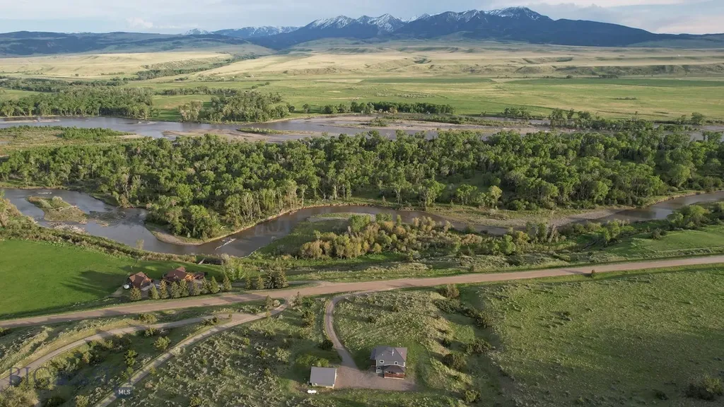 275 Convict Grade Road Livingston MT 59047