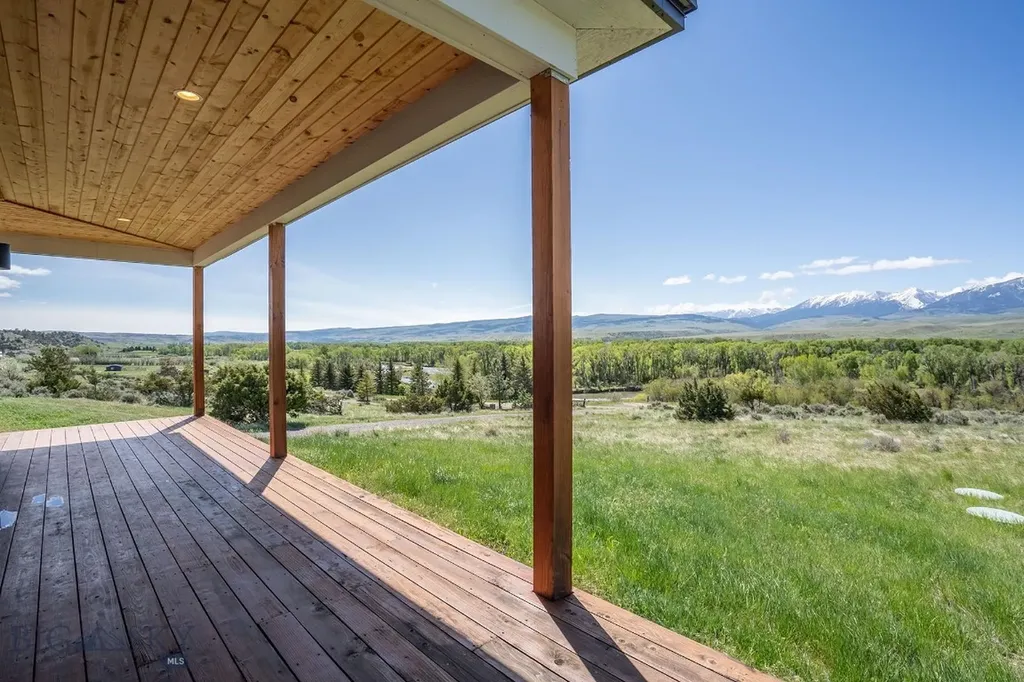 275 Convict Grade Road Livingston MT 59047
