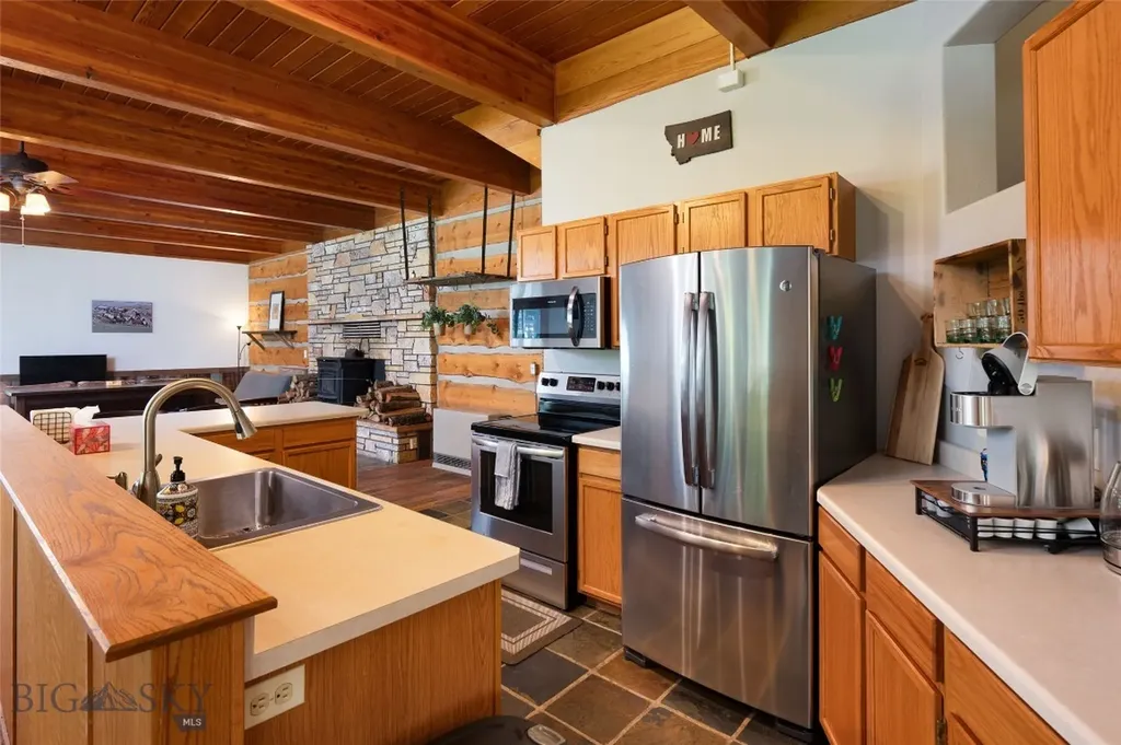 495 Jardine Road Gardiner MT 59030