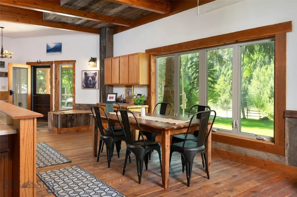 495 Jardine Road Gardiner MT 59030