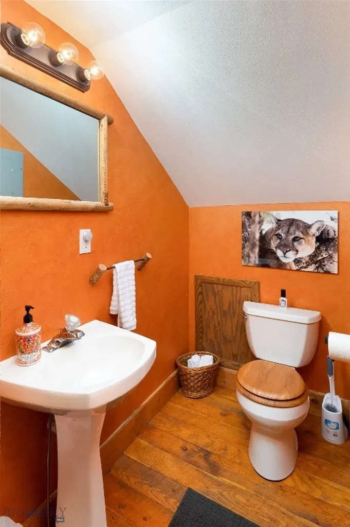 495 Jardine Road Gardiner MT 59030
