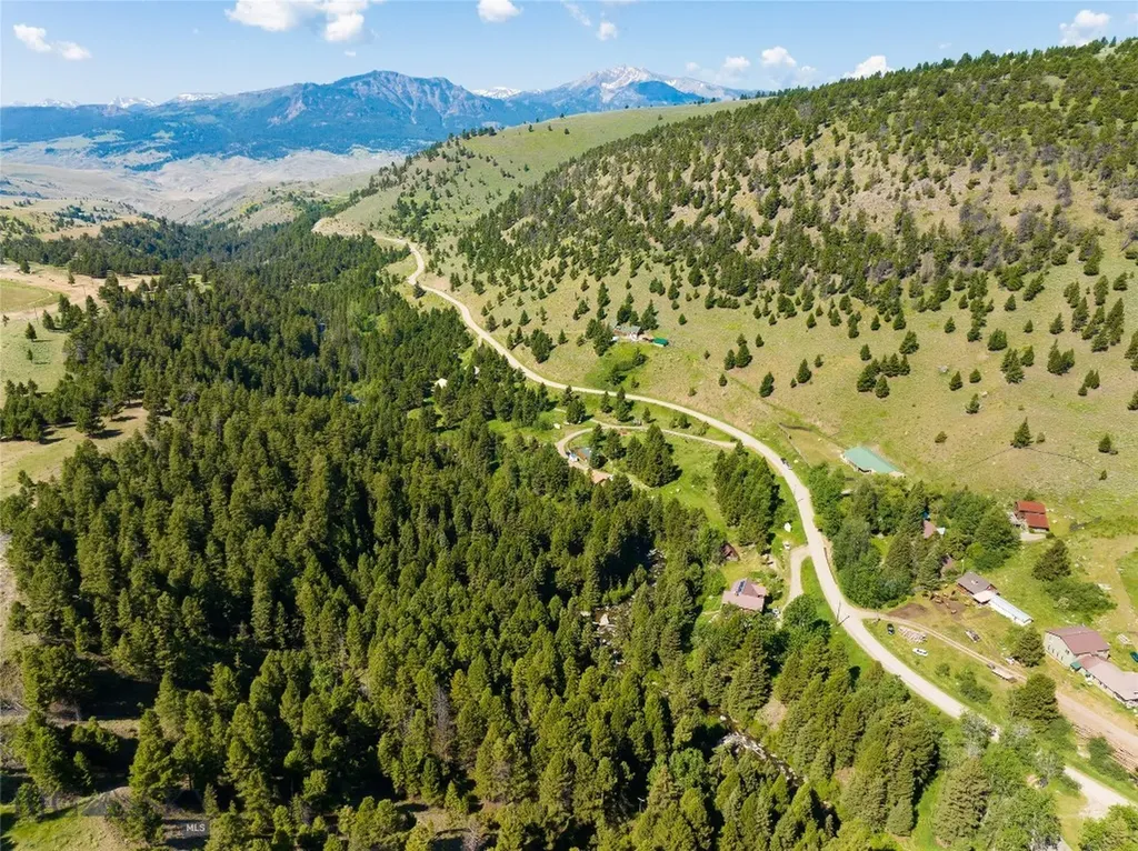 495 Jardine Road Gardiner MT 59030