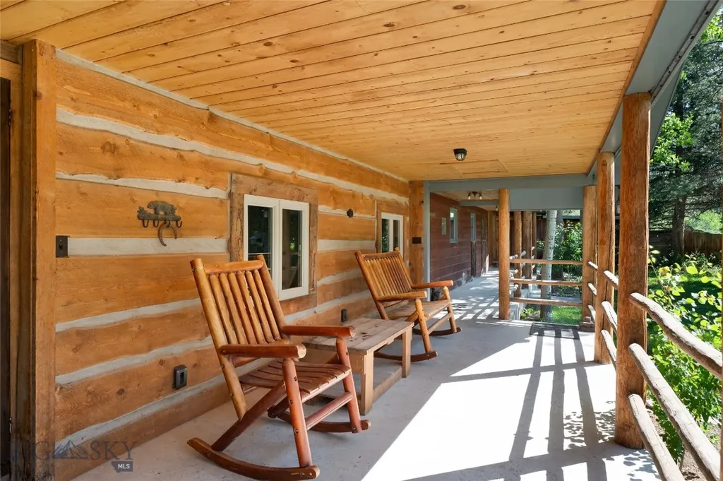 495 Jardine Road Gardiner MT 59030