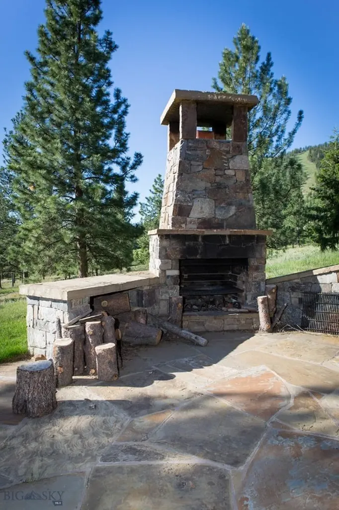 8337 Lamar Trail Lolo MT 59847