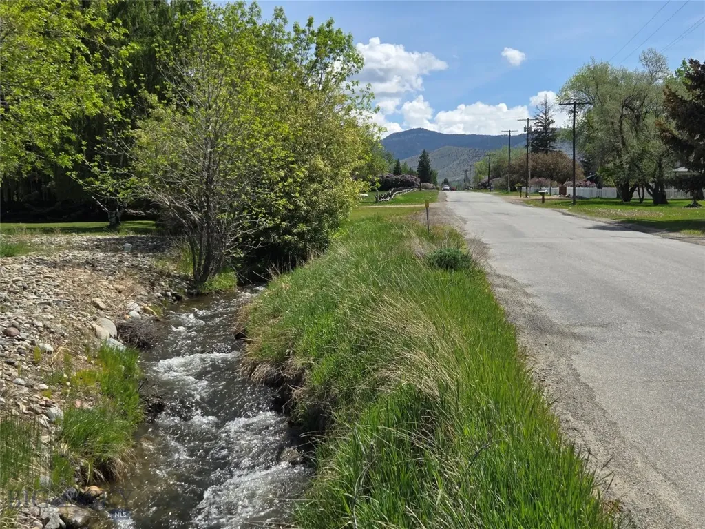 2 Kearney Lane Sheridan MT 59749
