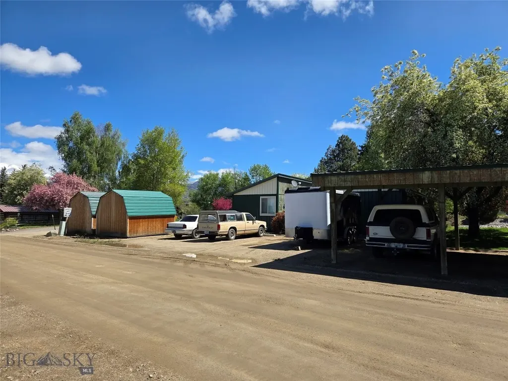 2 Kearney Lane Sheridan MT 59749