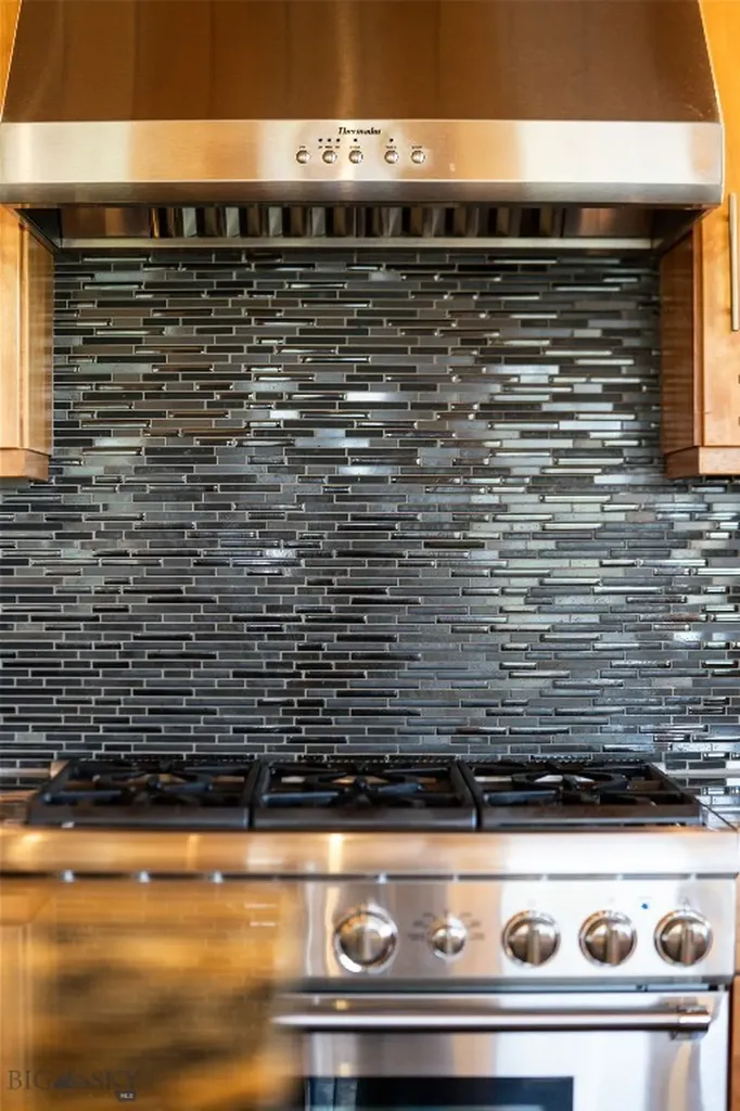 9704 River Road Bozeman MT 59718