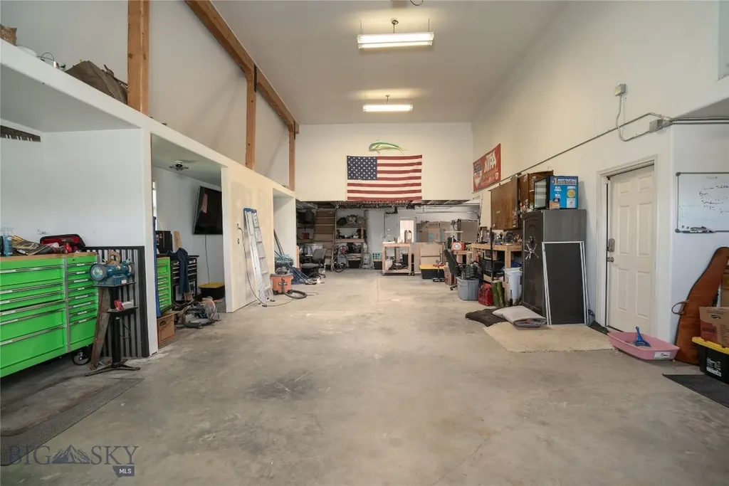 9704 River Road Bozeman MT 59718