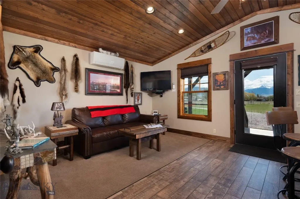 5469 Us Highway 287 Ennis MT 59740