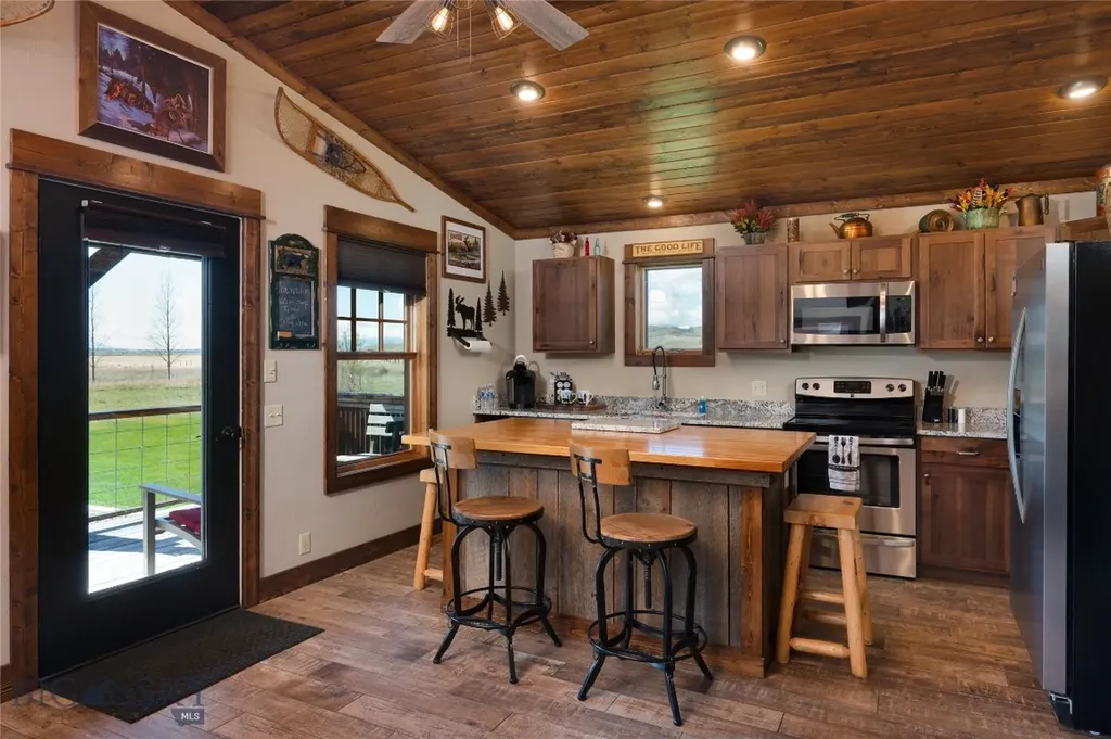 5469 Us Highway 287 Ennis MT 59740