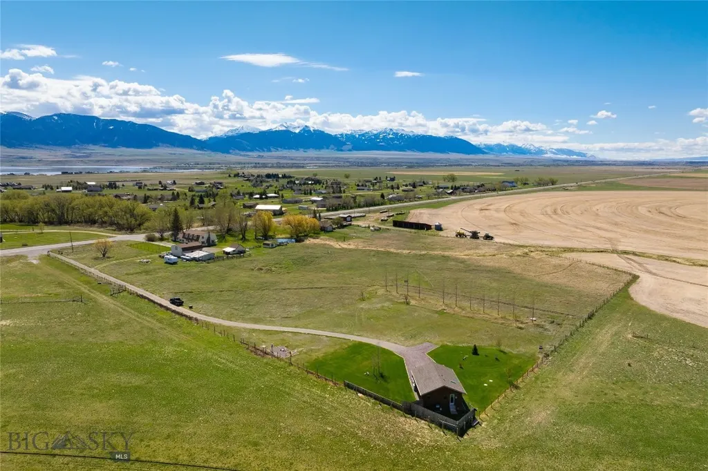5469 Us Highway 287 Ennis MT 59740