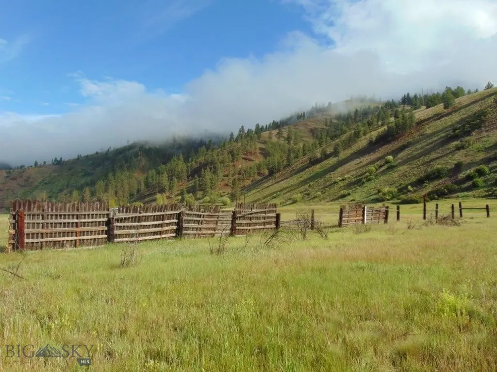 27235 Lazy Springs Road Clinton MT 59825