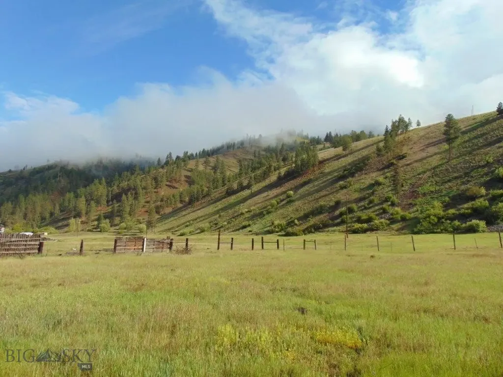 27235 Lazy Springs Road Clinton MT 59825