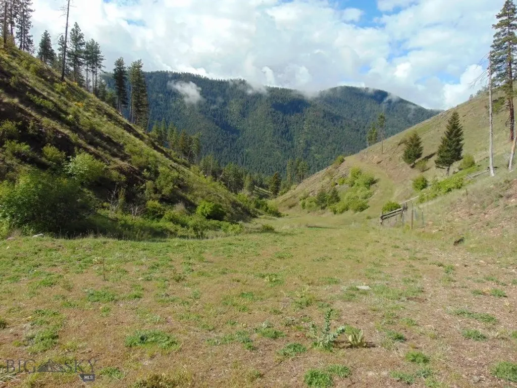 27235 Lazy Springs Road Clinton MT 59825