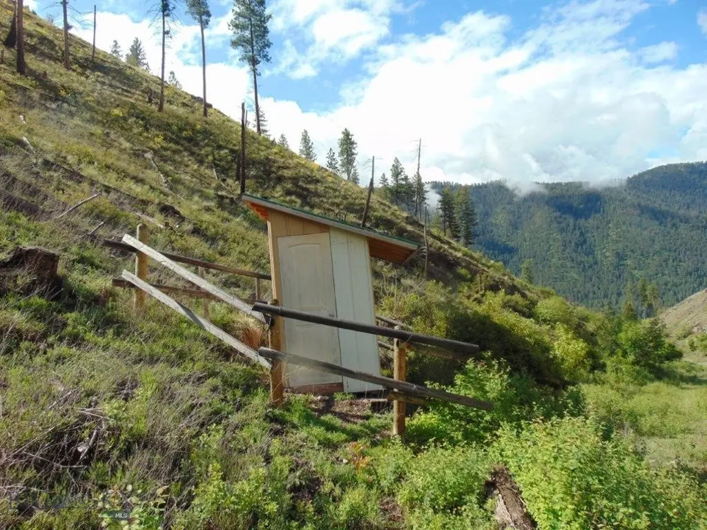 27235 Lazy Springs Road Clinton MT 59825