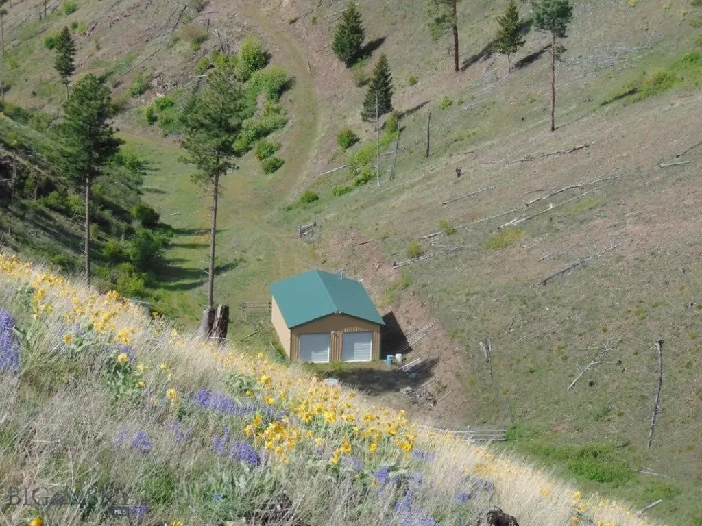 27235 Lazy Springs Road Clinton MT 59825
