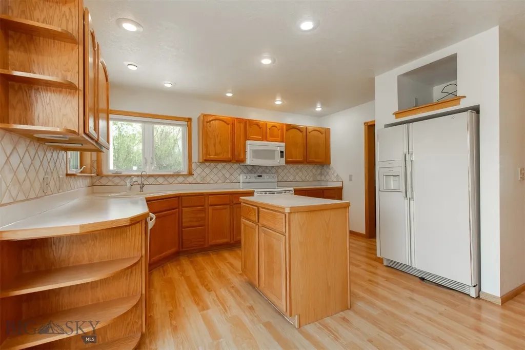 507 E Poppleton Sheridan MT 59749