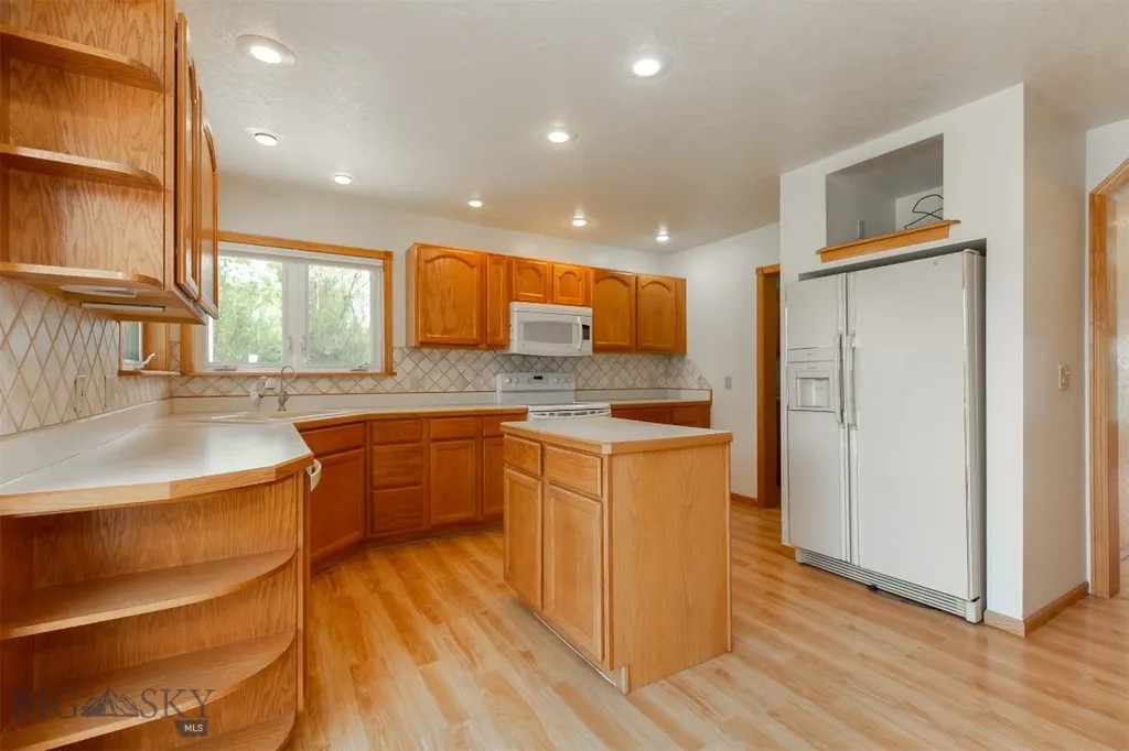 507 E Poppleton Sheridan MT 59749