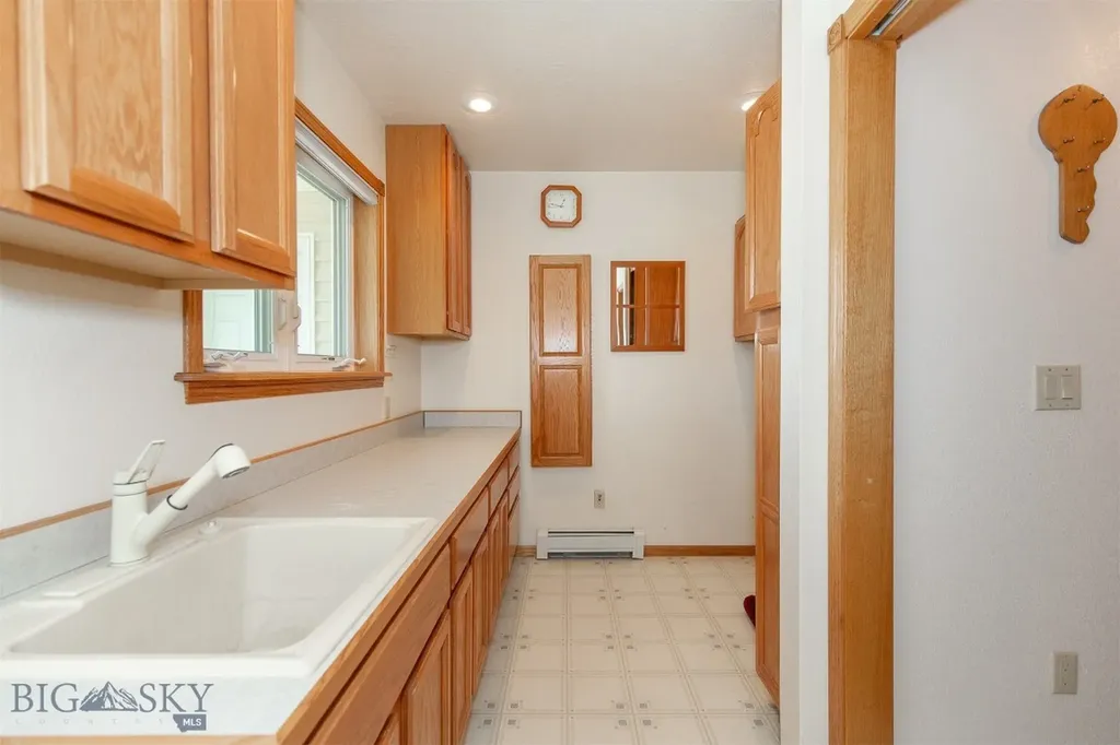 507 E Poppleton Sheridan MT 59749