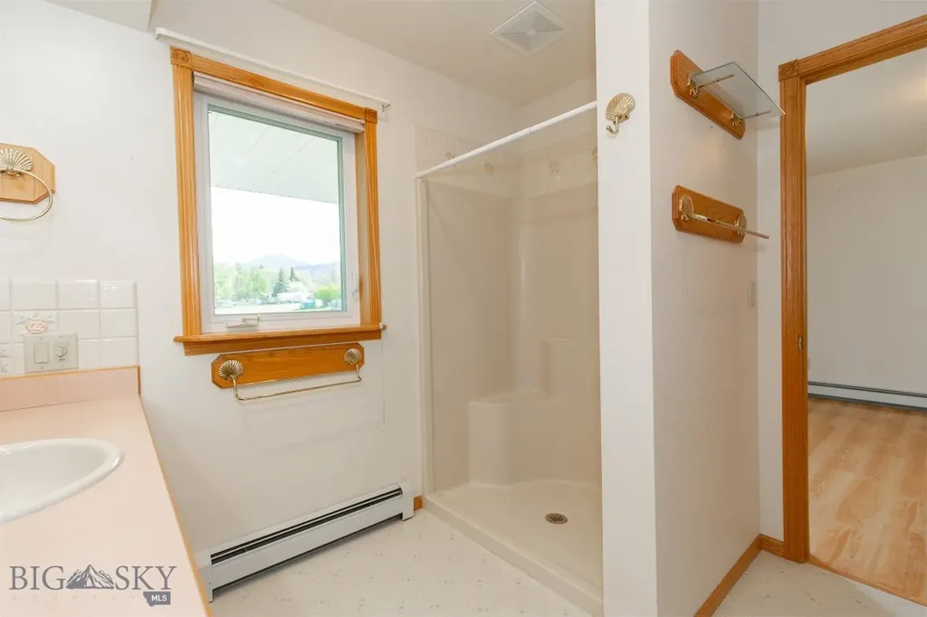 507 E Poppleton Sheridan MT 59749