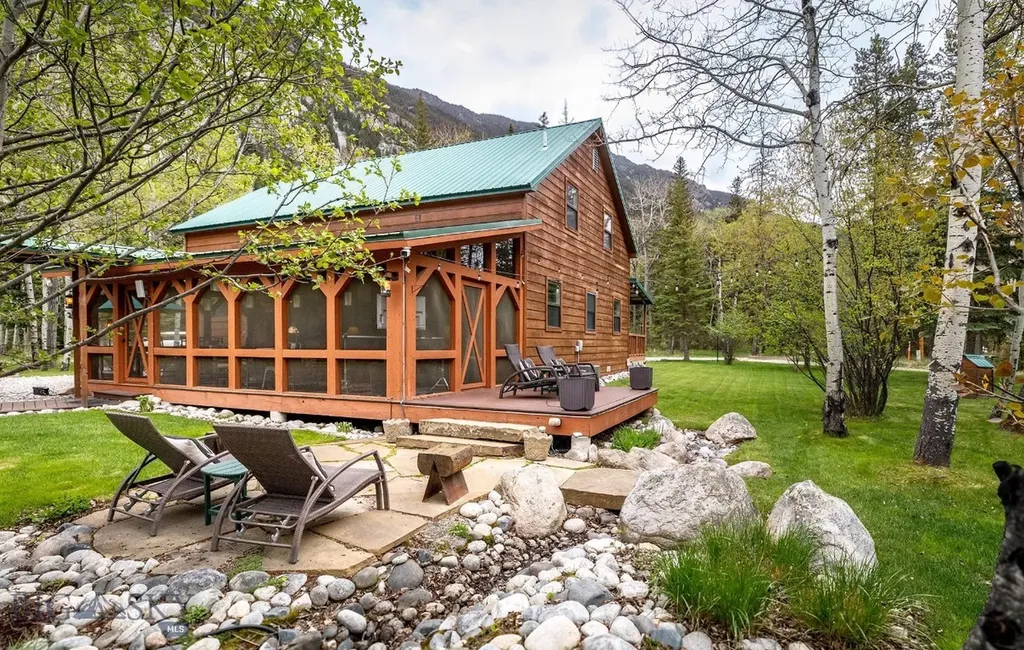 23 And 24 Moose Haven Loop Mcleod MT 59052