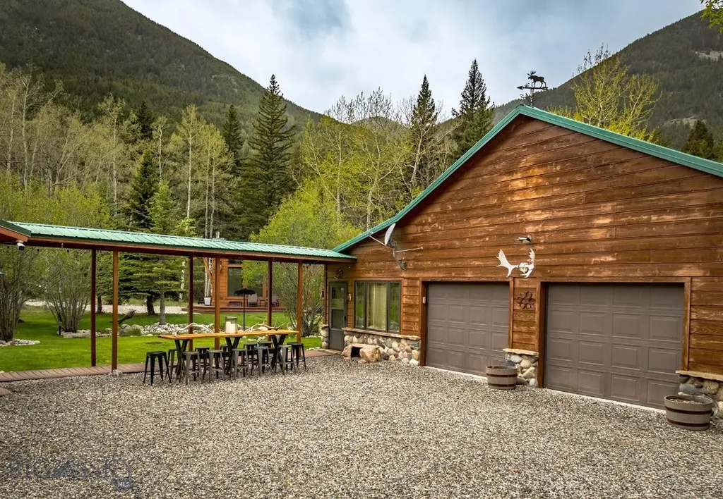 23 And 24 Moose Haven Loop Mcleod MT 59052