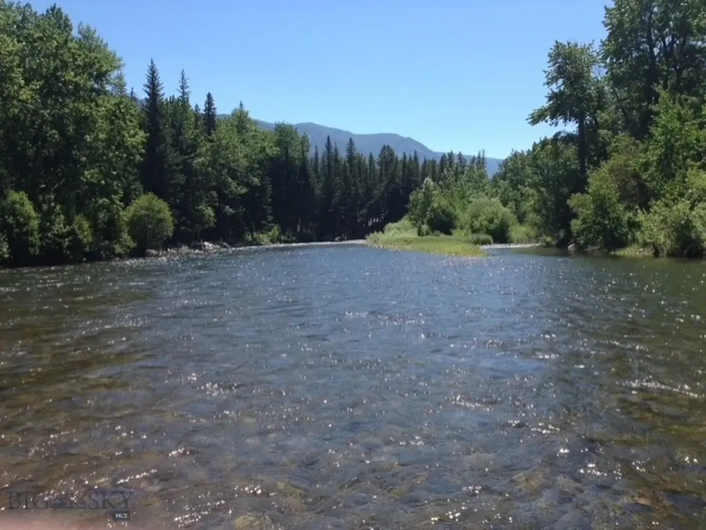 23 And 24 Moose Haven Loop Mcleod MT 59052