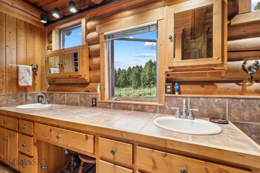 238 Great Gray Hollow Gallatin Gateway MT 59730