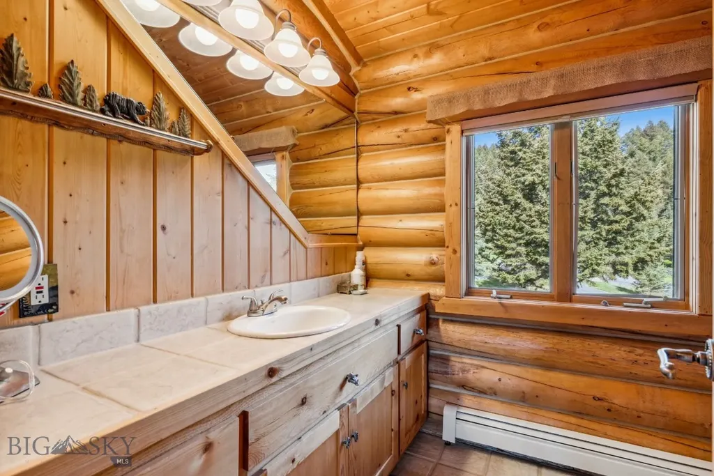 238 Great Gray Hollow Gallatin Gateway MT 59730