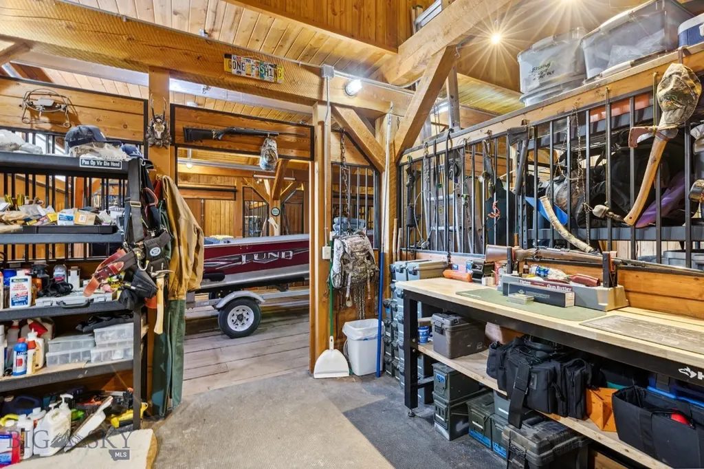 238 Great Gray Hollow Gallatin Gateway MT 59730