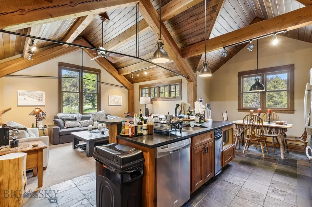 238 Great Gray Hollow Gallatin Gateway MT 59730