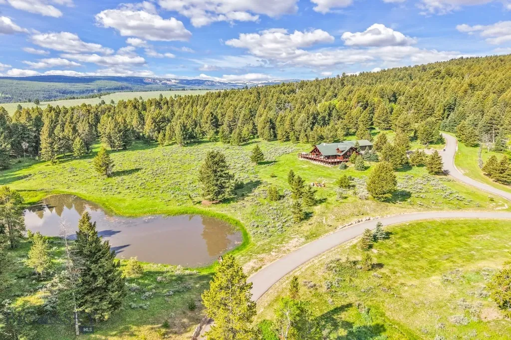 238 Great Gray Hollow Gallatin Gateway MT 59730