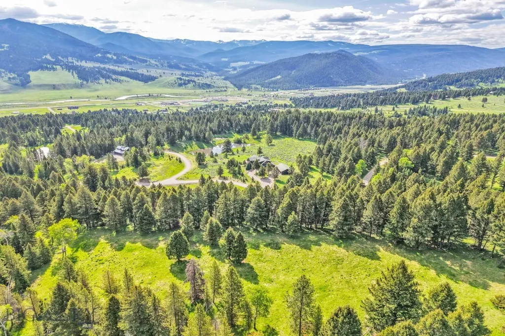 238 Great Gray Hollow Gallatin Gateway MT 59730