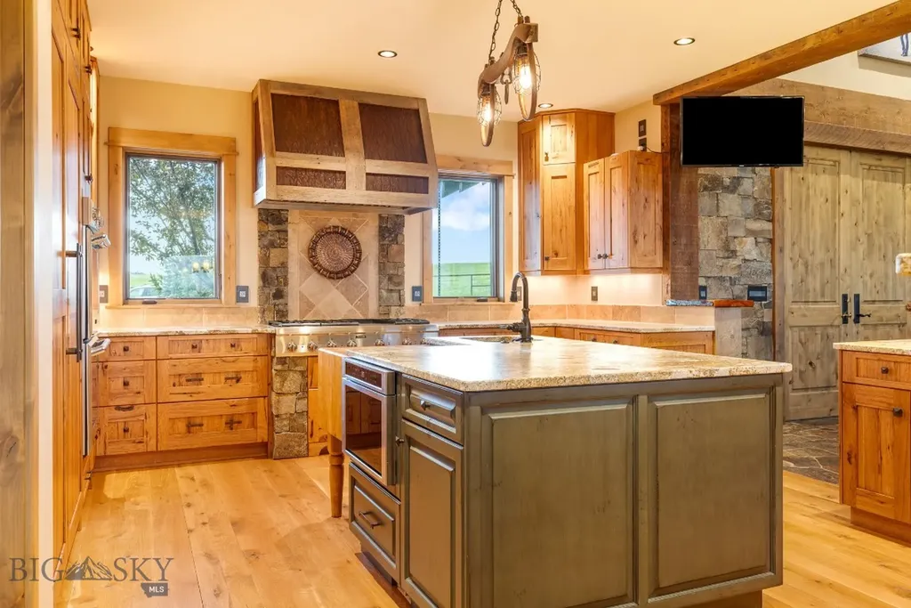 715 Bates Road Manhattan MT 59741