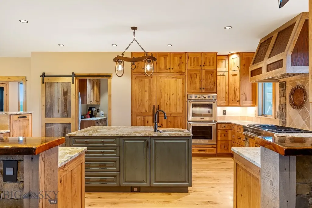 715 Bates Road Manhattan MT 59741