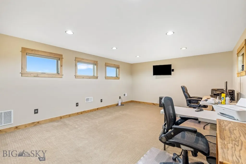 715 Bates Road Manhattan MT 59741