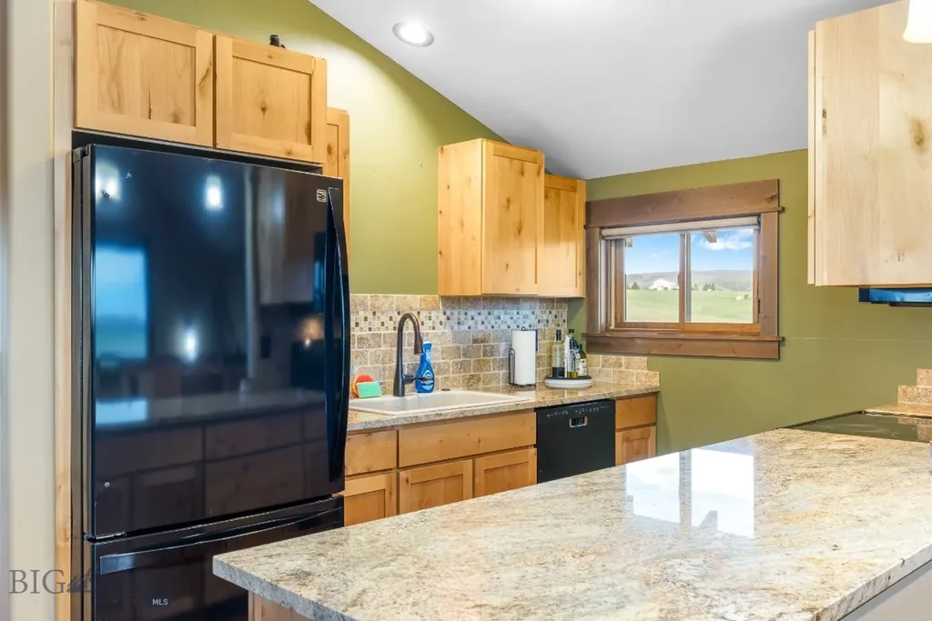 715 Bates Road Manhattan MT 59741