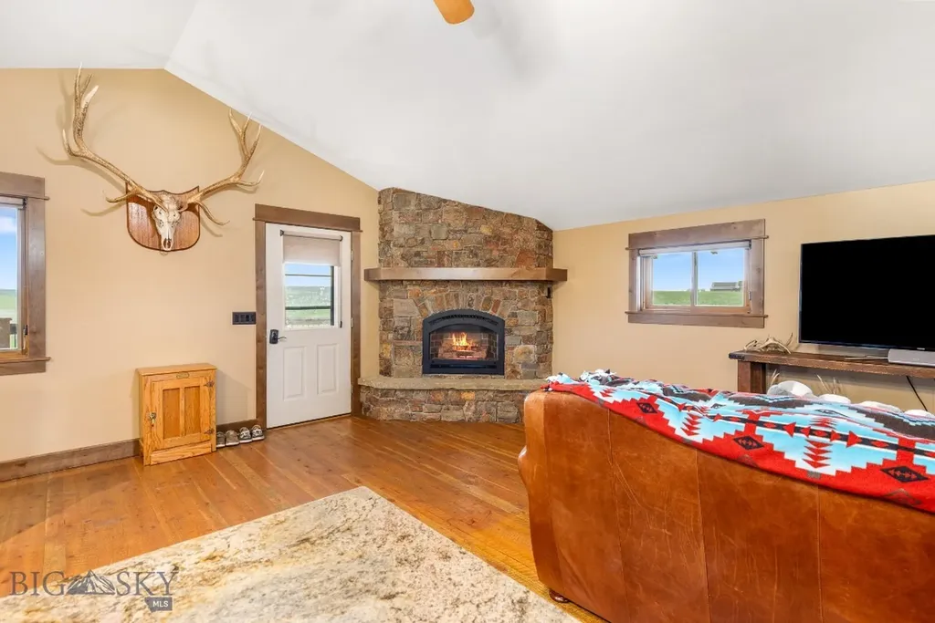 715 Bates Road Manhattan MT 59741