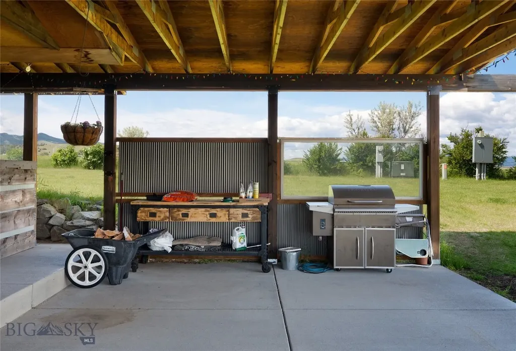 107 Mayflower Road Whitehall MT 59759