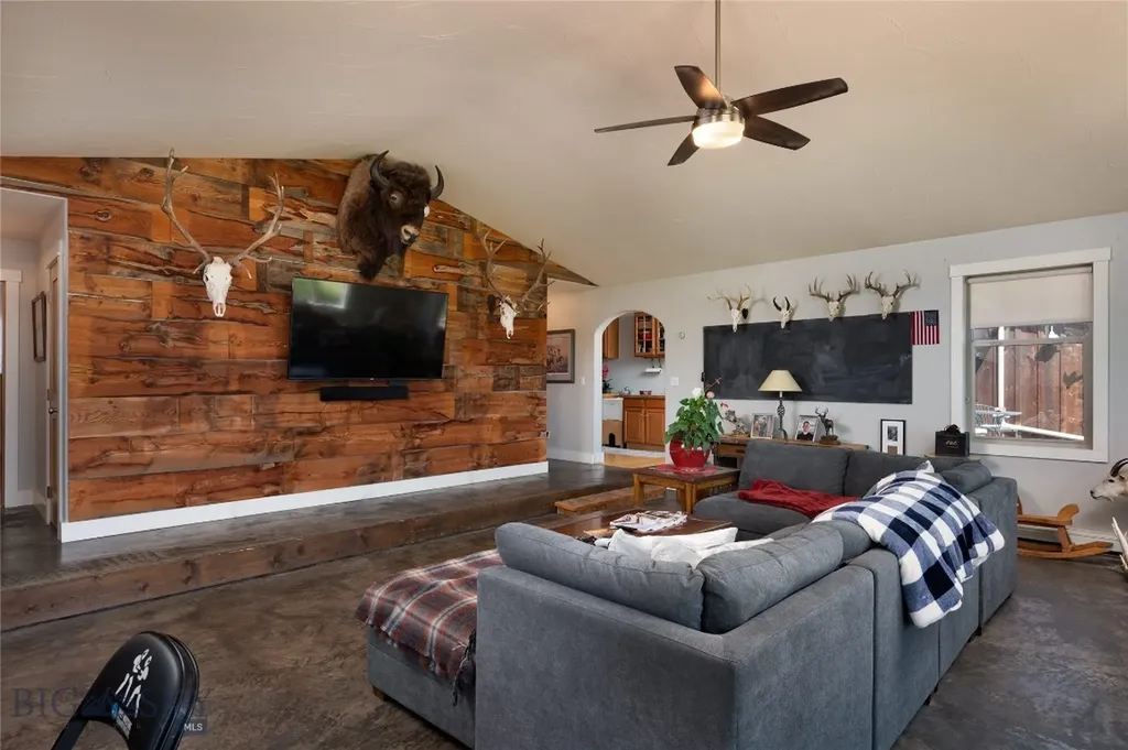 107 Mayflower Road Whitehall MT 59759