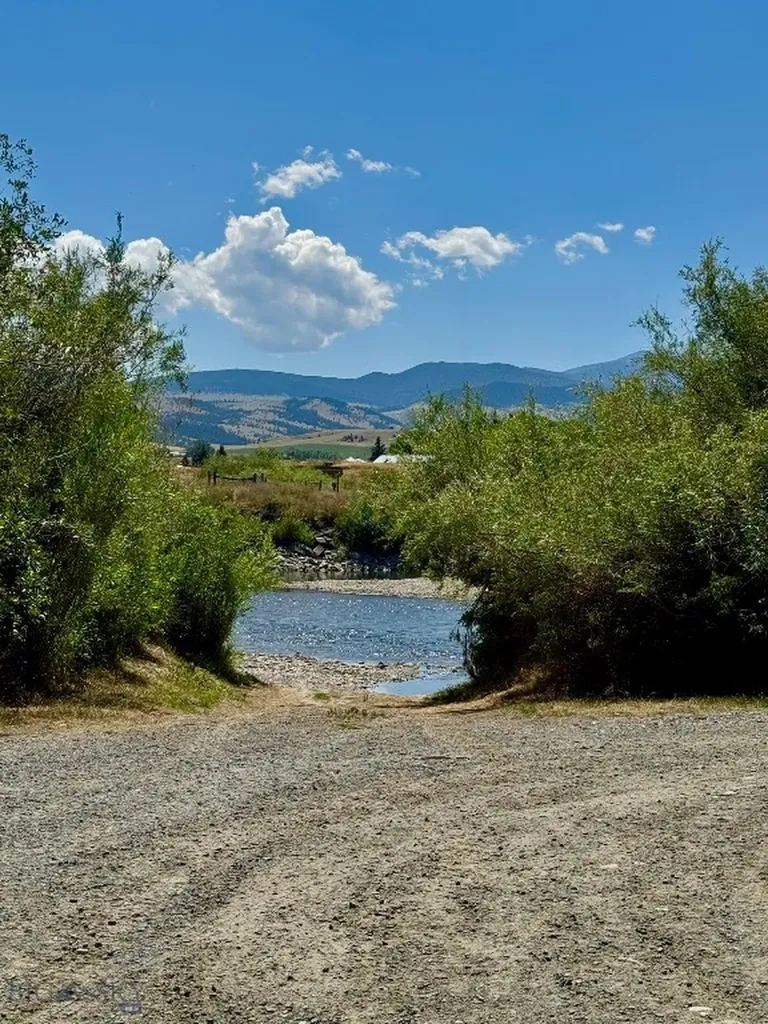 107 Mayflower Road Whitehall MT 59759