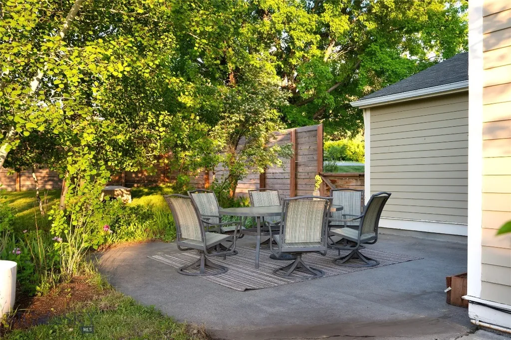 8373 Goldenstein Lane Bozeman MT 59715