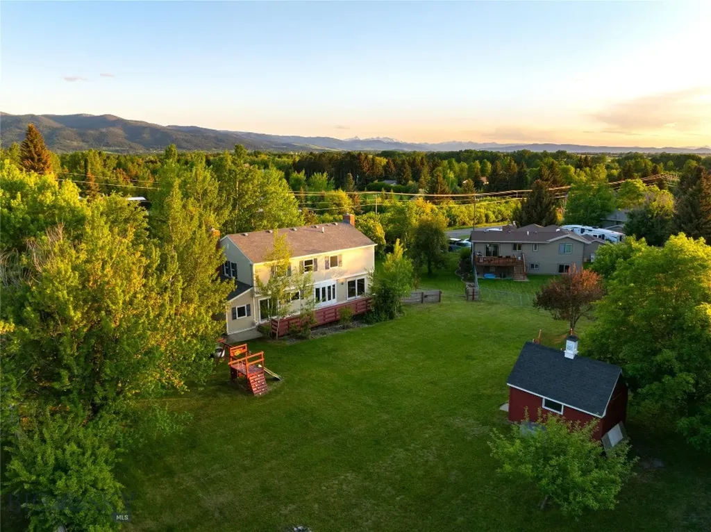 8373 Goldenstein Lane Bozeman MT 59715