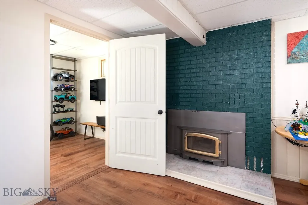 8373 Goldenstein Lane Bozeman MT 59715