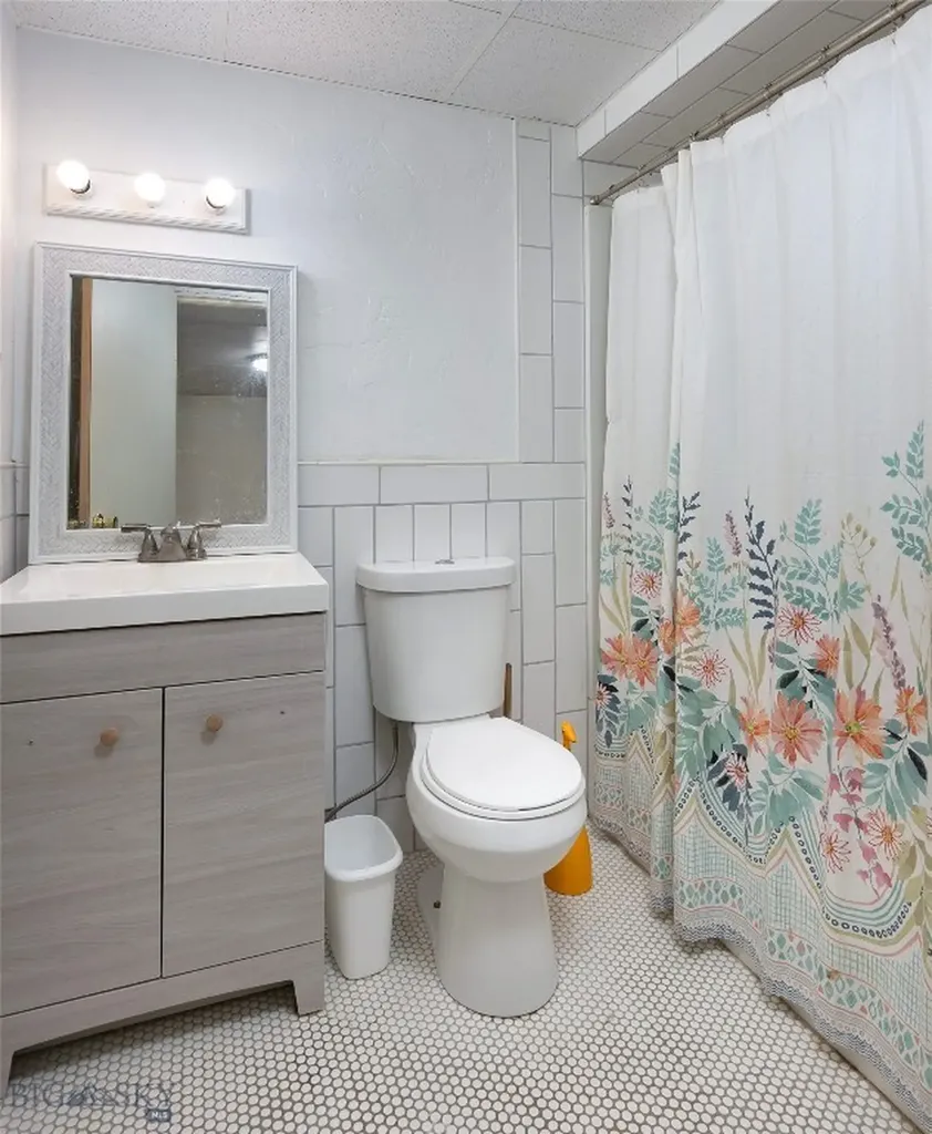 8373 Goldenstein Lane Bozeman MT 59715