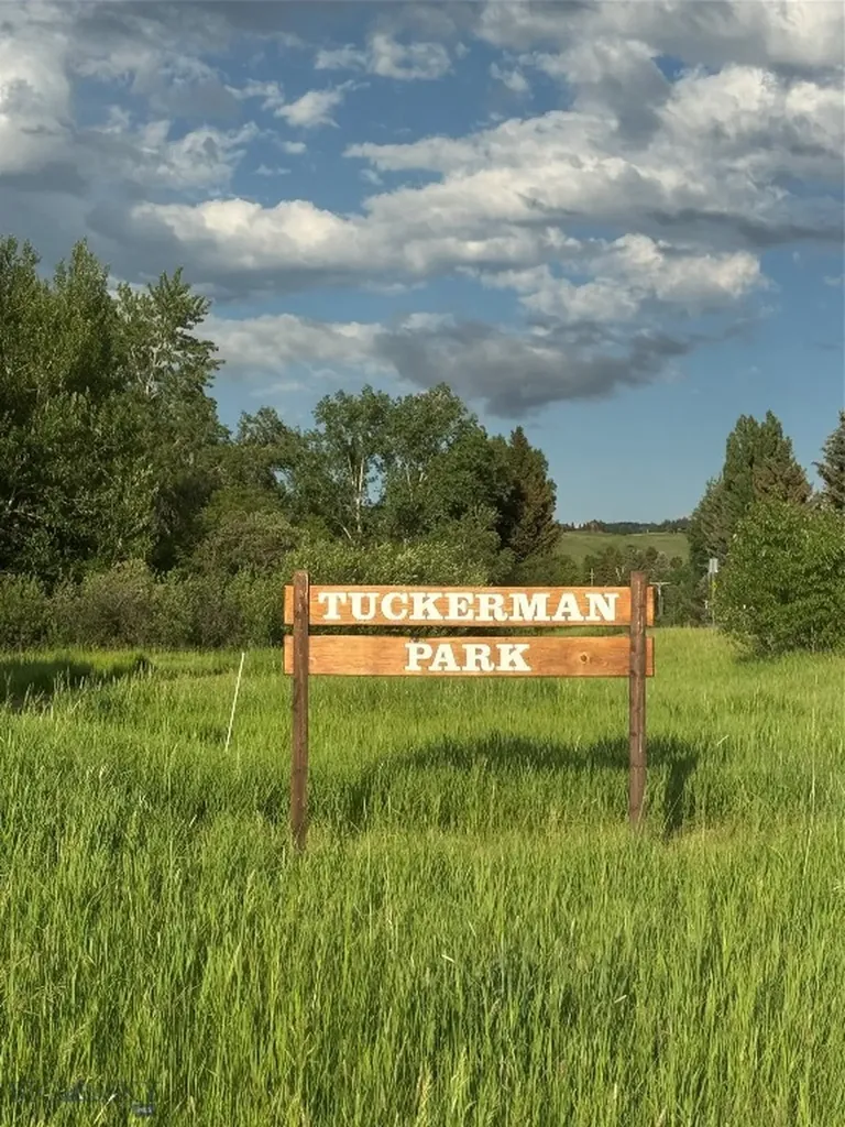 8373 Goldenstein Lane Bozeman MT 59715
