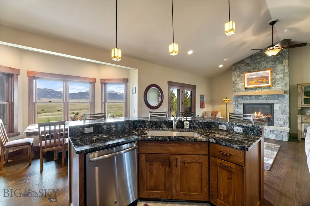 27 Raghorn Ennis MT 59729